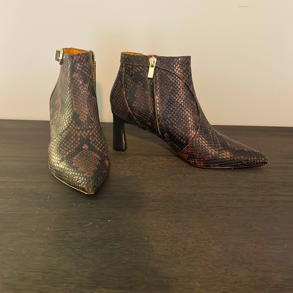 Animal print boot. Excellent condition